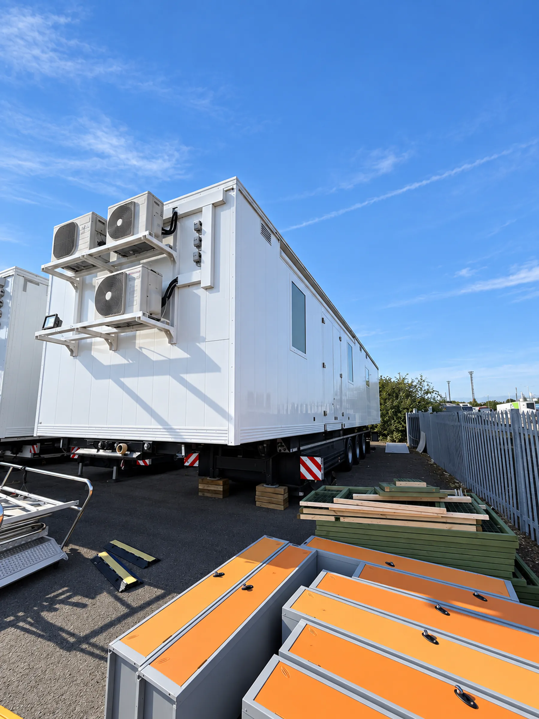 Quad outpatient trailer corner and climate units