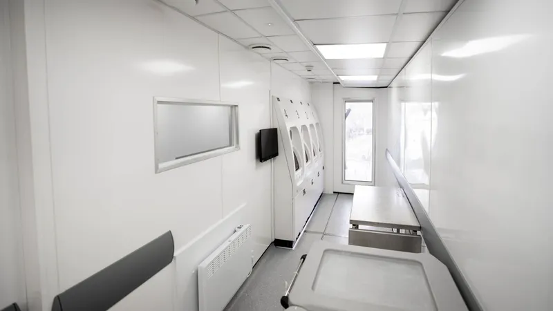 Decontamination Plus interior with reprocessing equipment and work surfaces