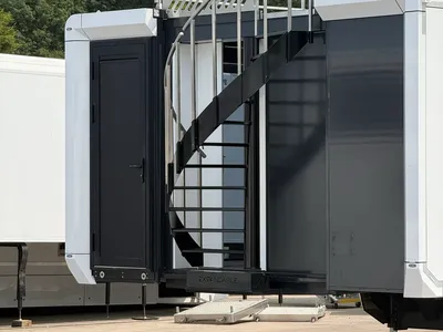 Expandable trailer optional roof terrace staircase detail